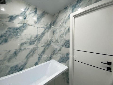 1-к квартира, 10/17 эт., 50м²